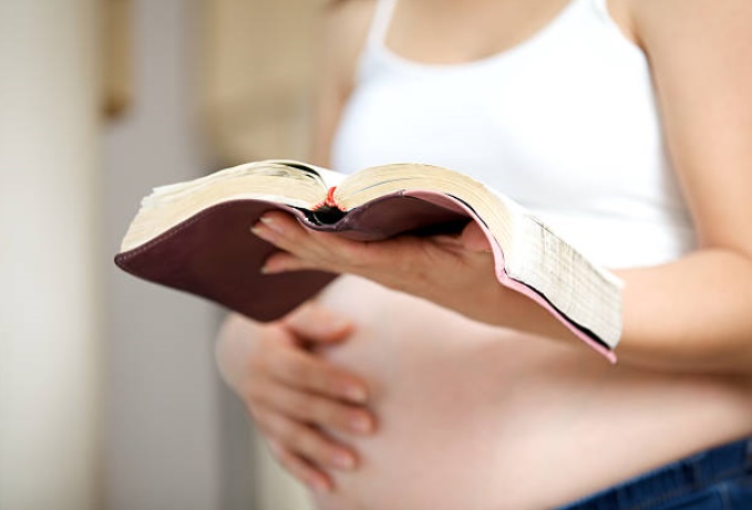 Молитва как способ сохранения беременности